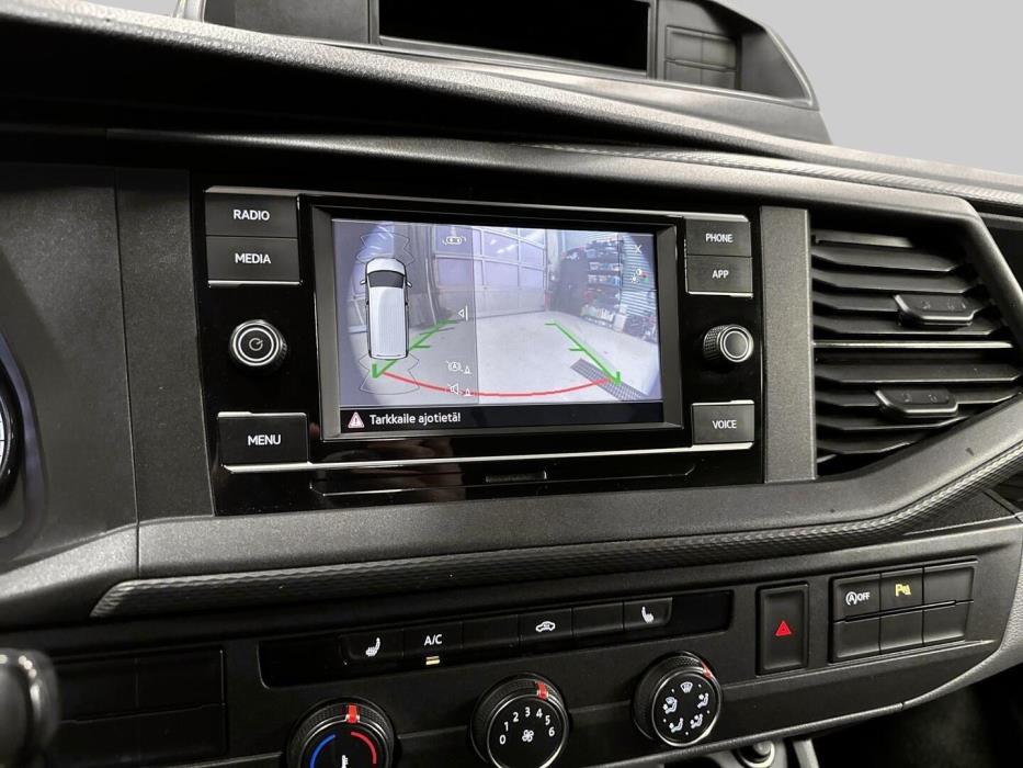 VOLKSWAGEN TRANSPORTER 2022