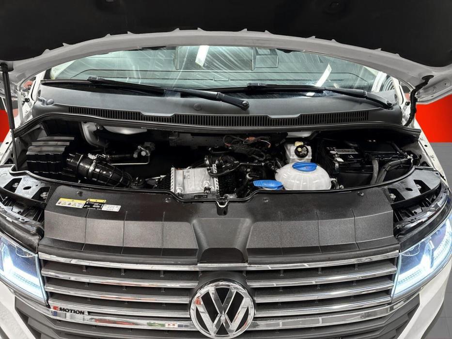 VOLKSWAGEN TRANSPORTER 2022