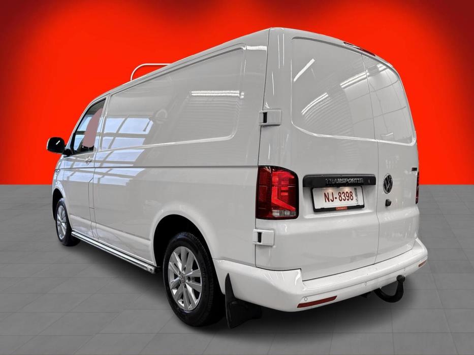 VOLKSWAGEN TRANSPORTER 2022