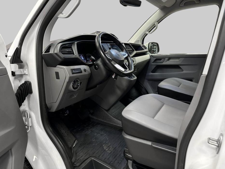 VOLKSWAGEN TRANSPORTER 2022