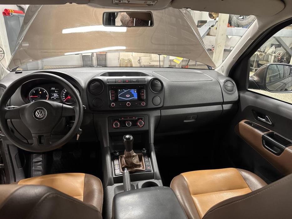 VOLKSWAGEN Amarok 2011