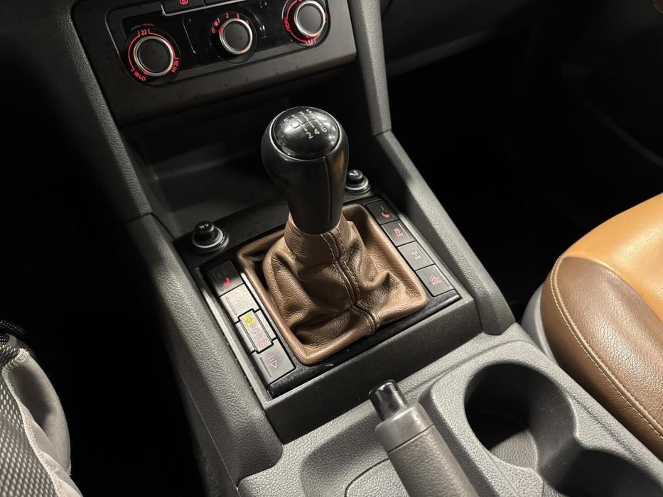 VOLKSWAGEN Amarok 2011