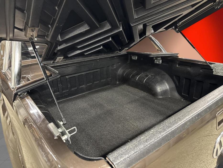 VOLKSWAGEN Amarok 2011