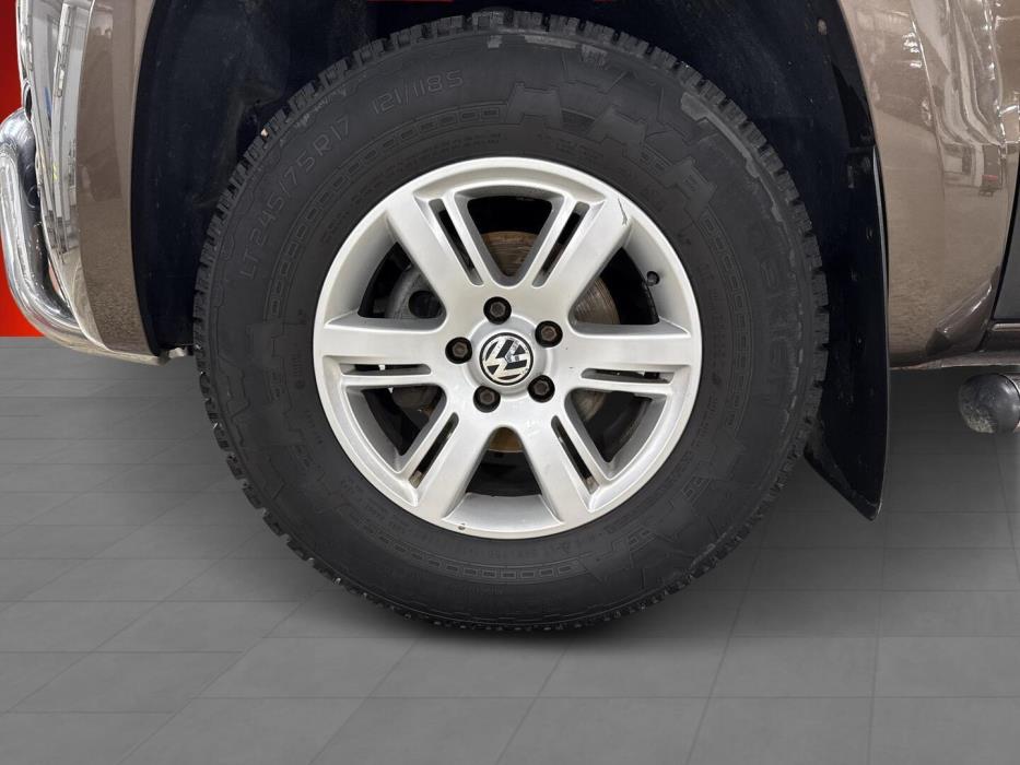VOLKSWAGEN Amarok 2011