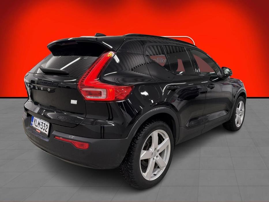 VOLVO XC40 2022