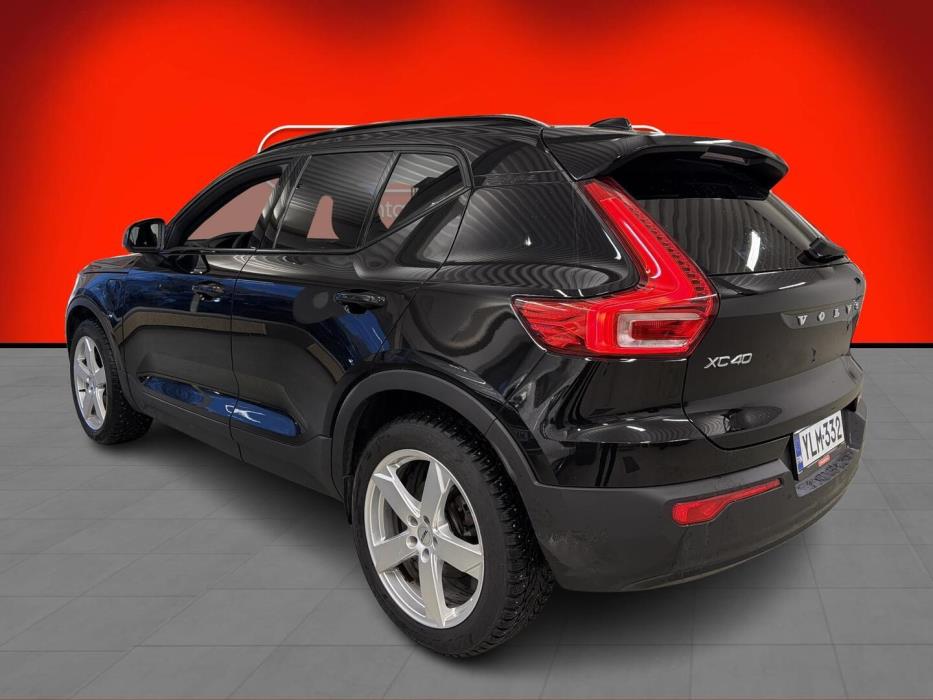VOLVO XC40 2022