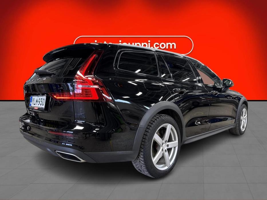VOLVO V60 Cross Country 2022