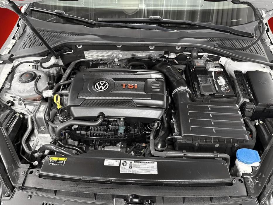 VOLKSWAGEN Golf 2018