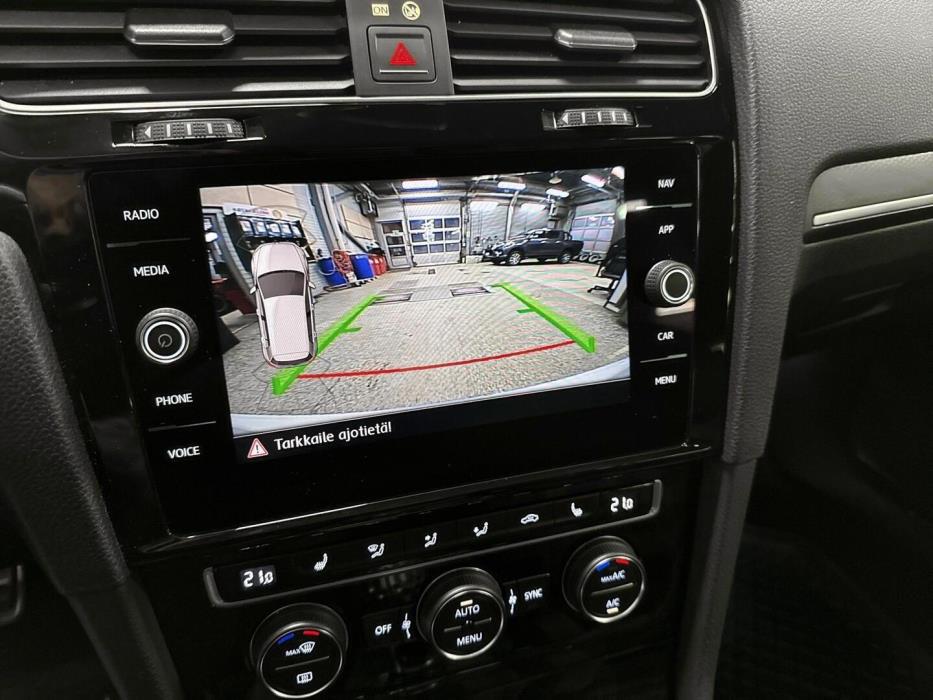 VOLKSWAGEN Golf 2018