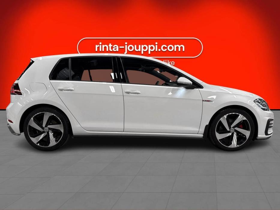 VOLKSWAGEN Golf 2018