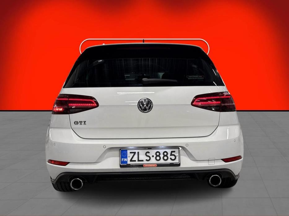 VOLKSWAGEN Golf 2018