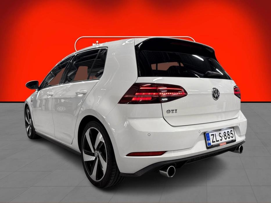 VOLKSWAGEN Golf 2018