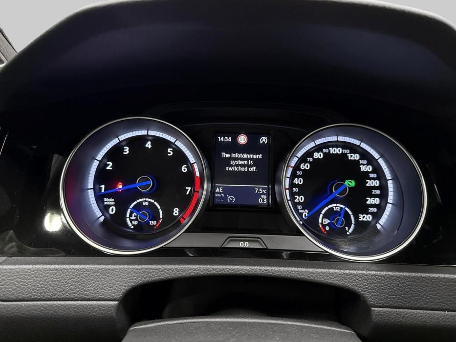 VOLKSWAGEN Golf 2015