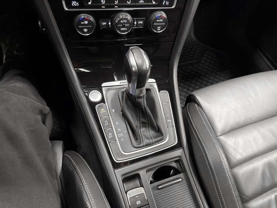 VOLKSWAGEN Golf 2015