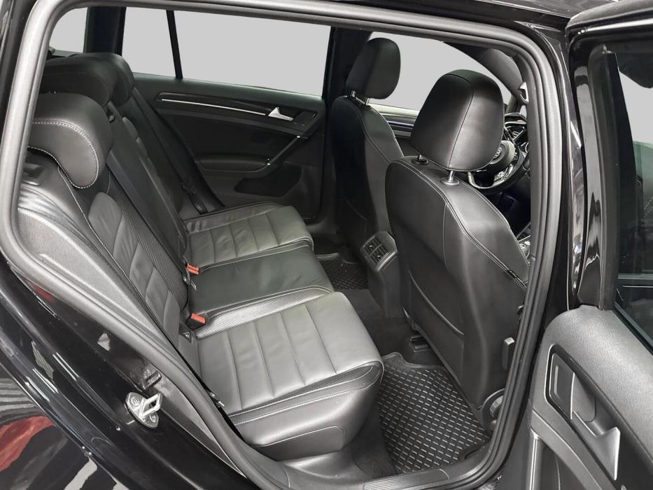 VOLKSWAGEN Golf 2015