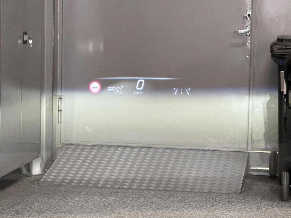 MERCEDES-BENZ EQS 2022