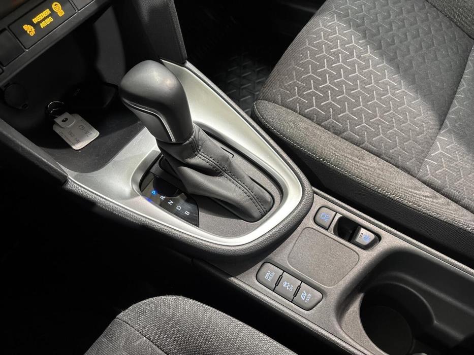 TOYOTA Yaris Cross 2023