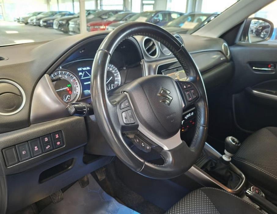 SUZUKI Vitara 2023