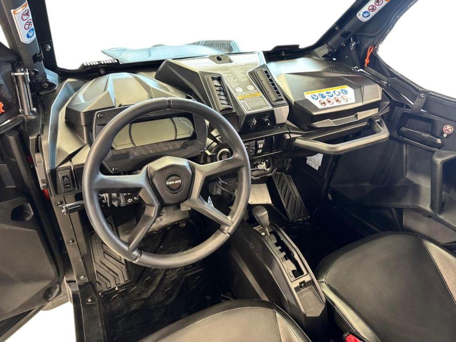 CAN-AM Maverick 2025