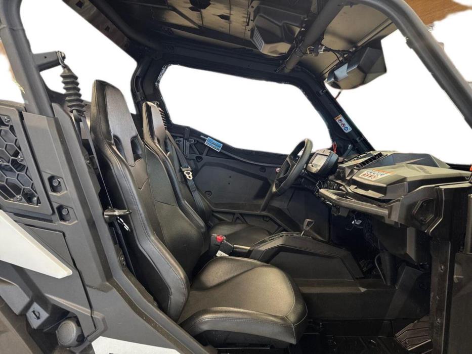 CAN-AM Maverick 2025