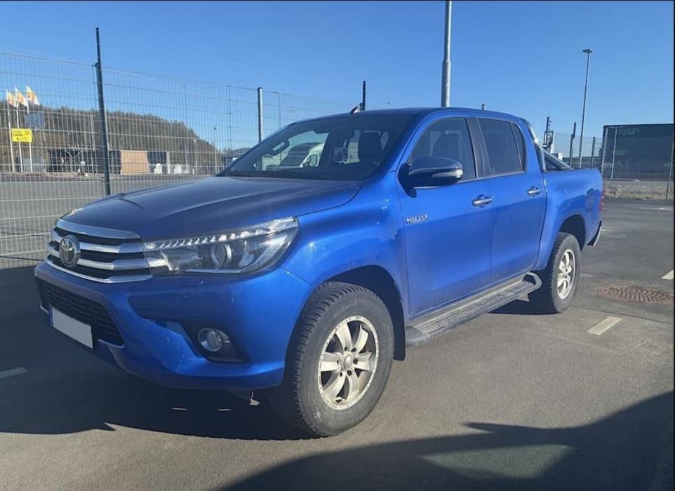 TOYOTA Hilux 2017
