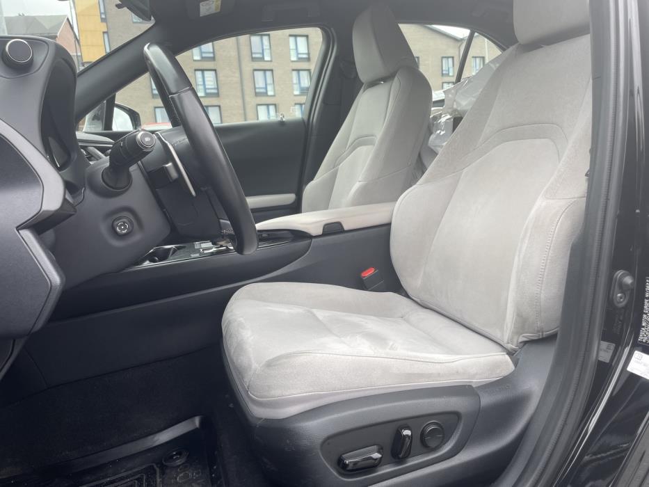 LEXUS UX 2021