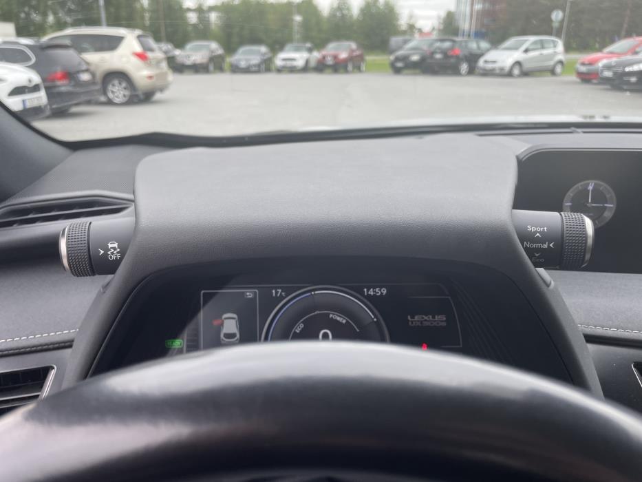 LEXUS UX 2021