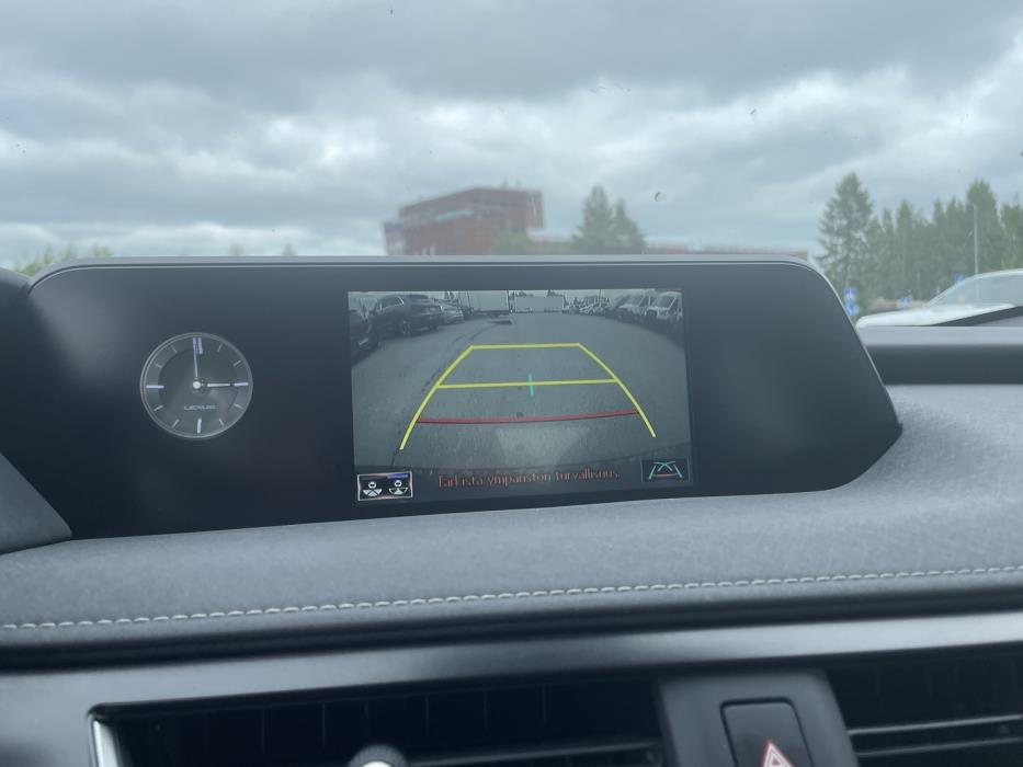 LEXUS UX 2021