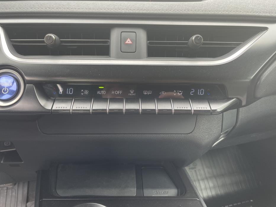 LEXUS UX 2021