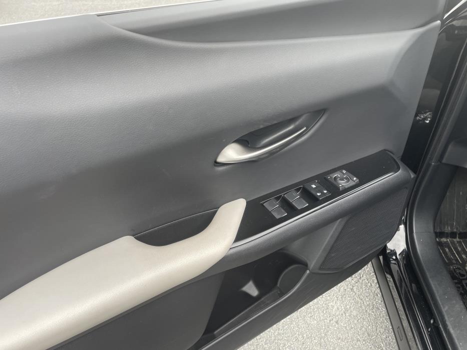 LEXUS UX 2021