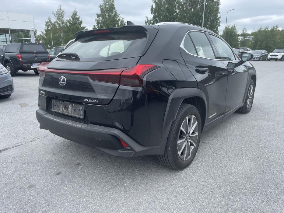 LEXUS UX 2021