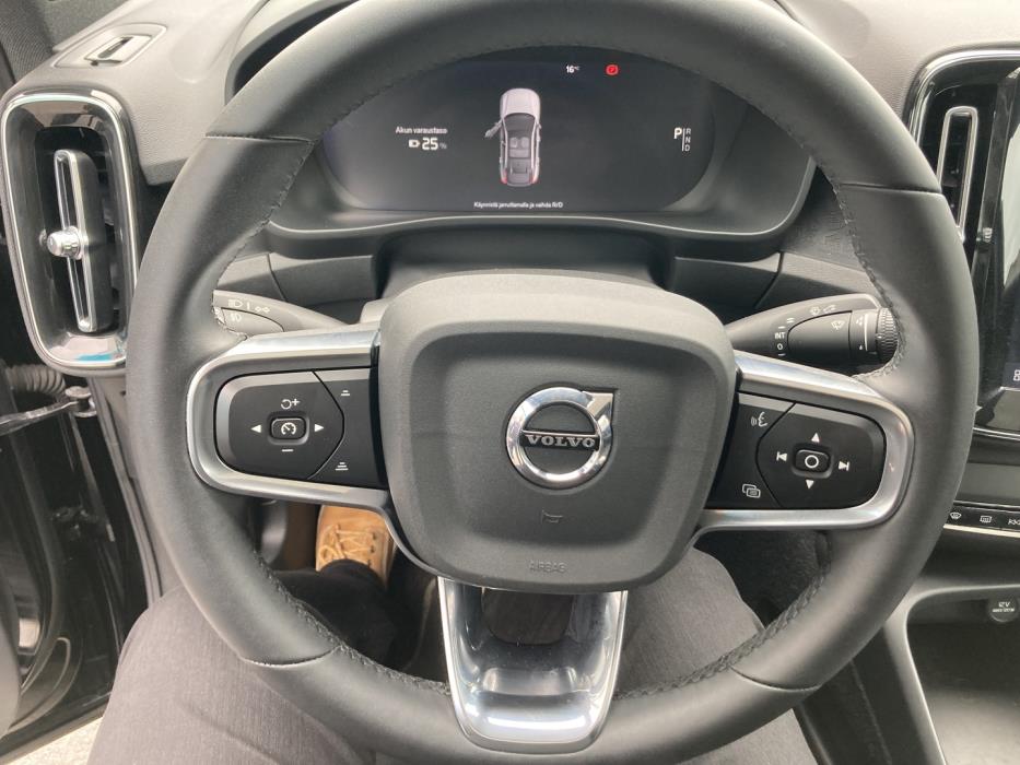 VOLVO C40 2023