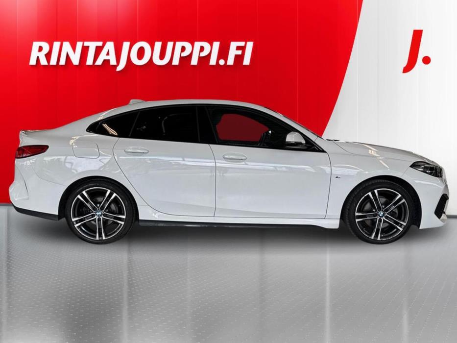 BMW 218 2021