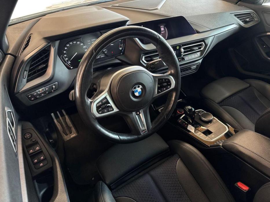BMW 218 2021