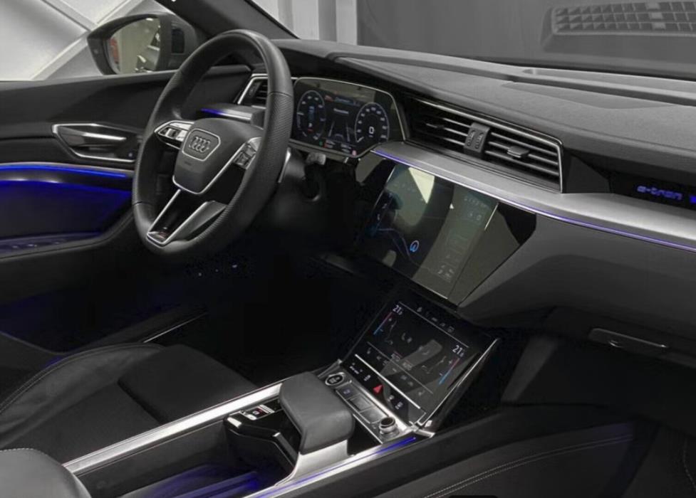 AUDI Q8 e-tron 2024