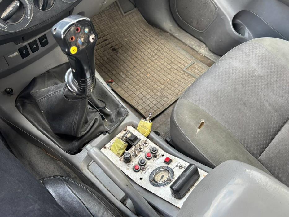 TOYOTA Hilux 2006