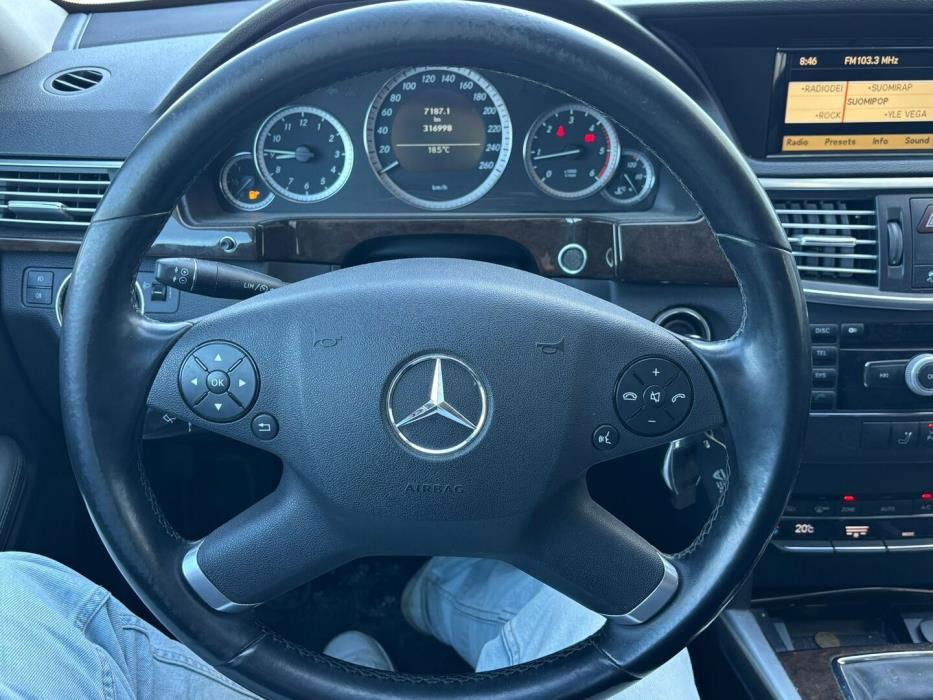 MERCEDES-BENZ E 2010