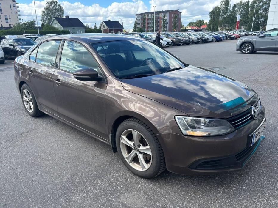 VOLKSWAGEN Jetta 2013