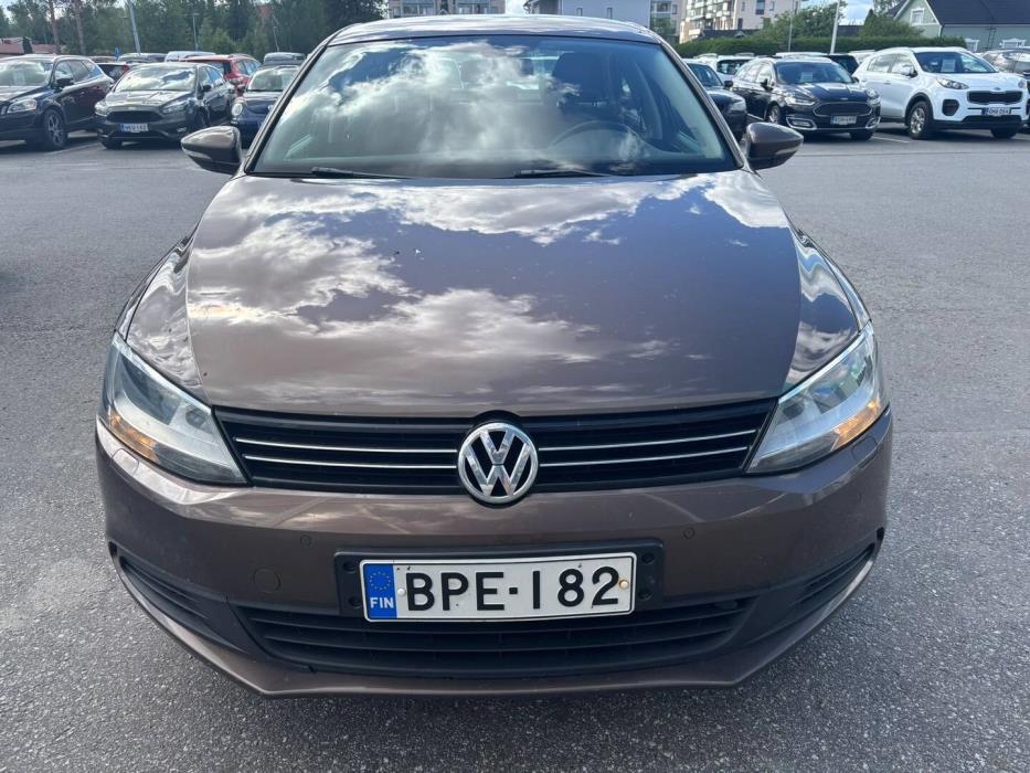 VOLKSWAGEN Jetta 2013