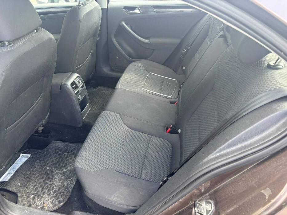 VOLKSWAGEN Jetta 2013