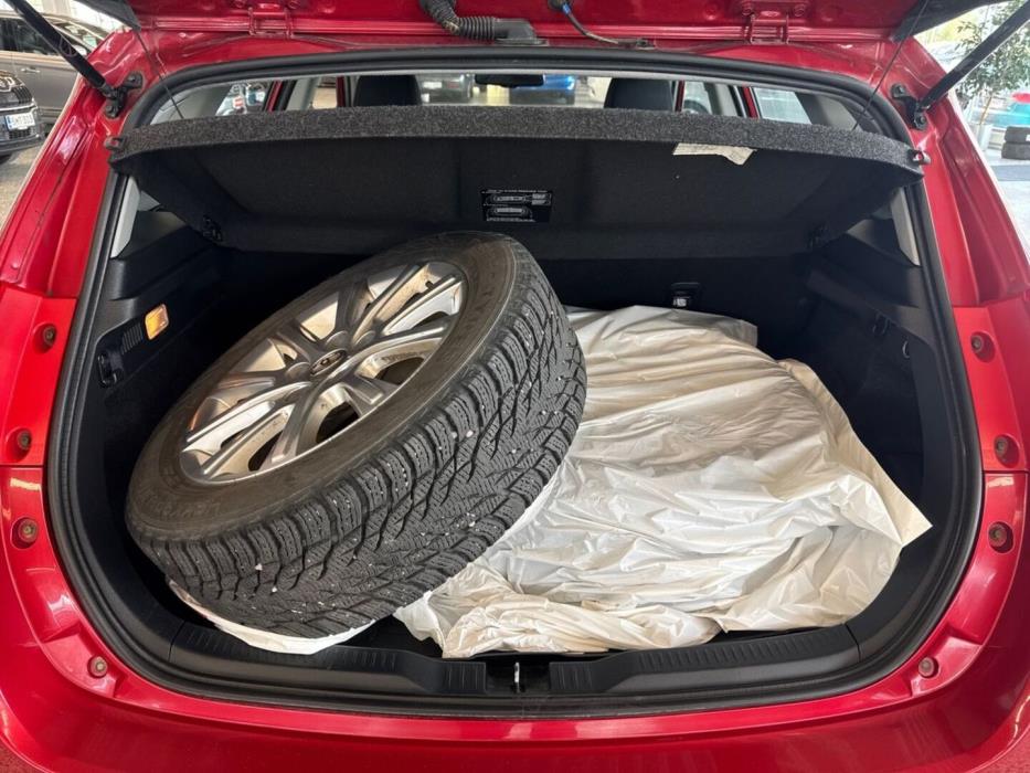 TOYOTA Auris 2014
