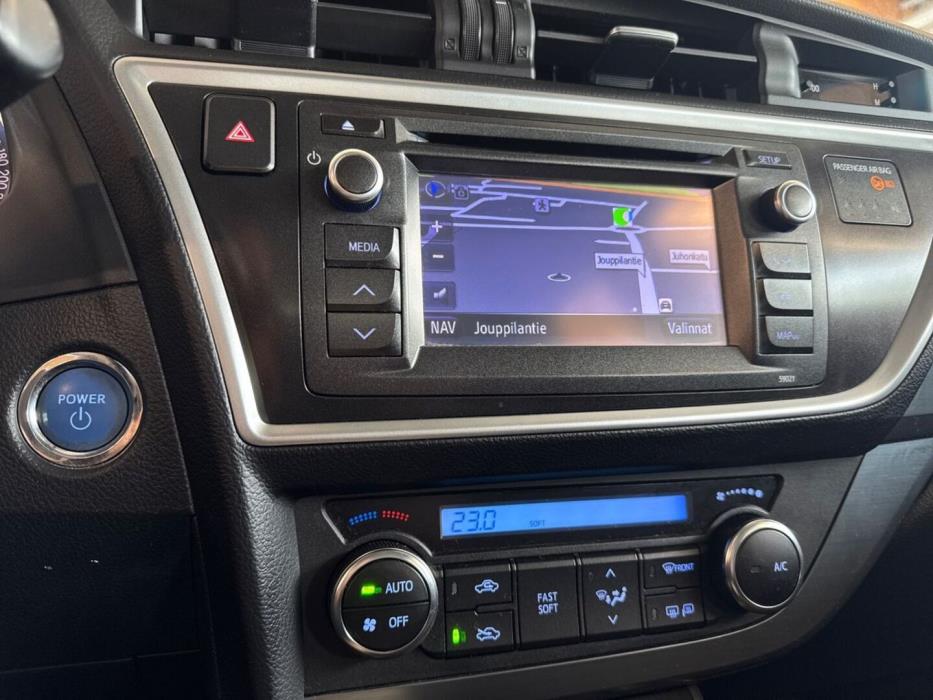 TOYOTA Auris 2014