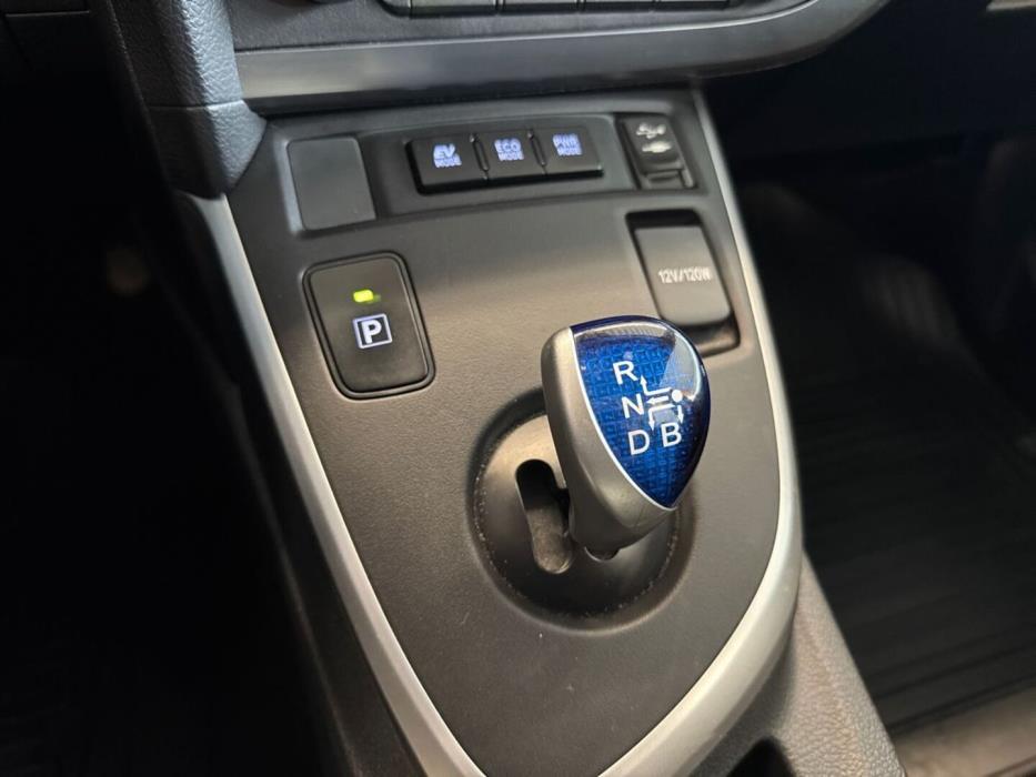 TOYOTA Auris 2014