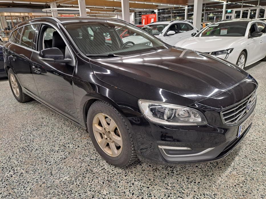 VOLVO V60 2015