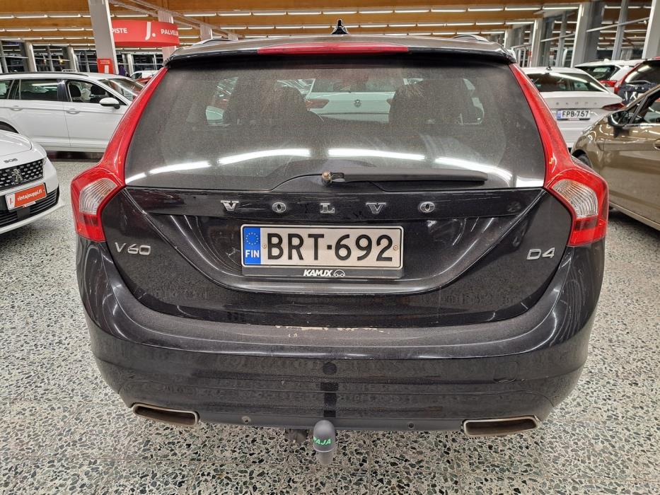 VOLVO V60 2015