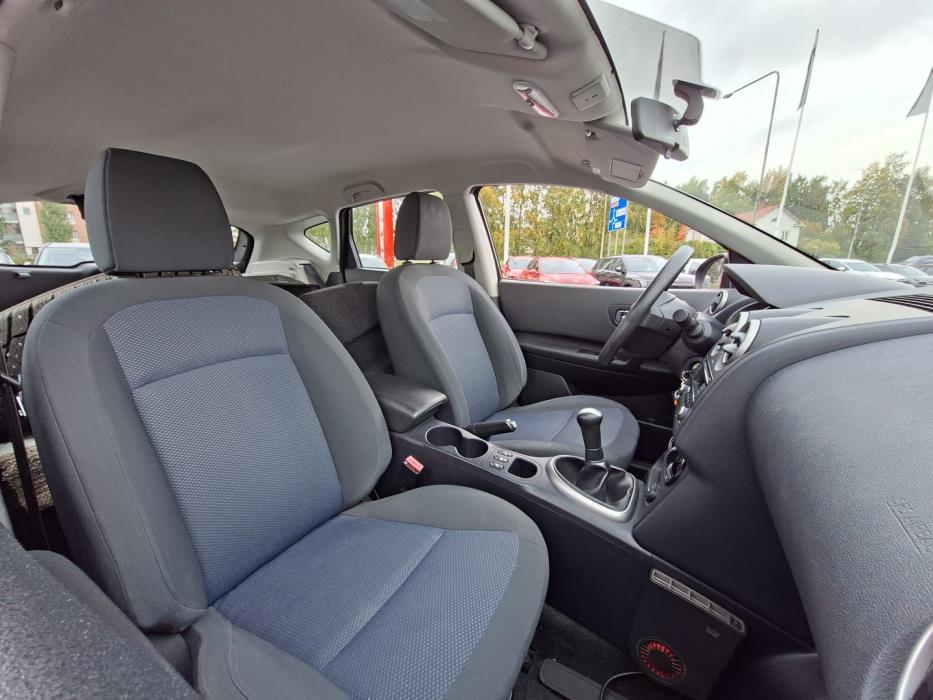 NISSAN Qashqai 2012