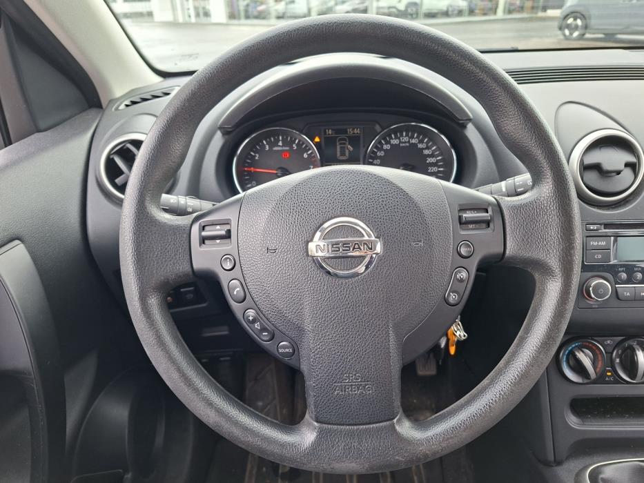 NISSAN Qashqai 2012