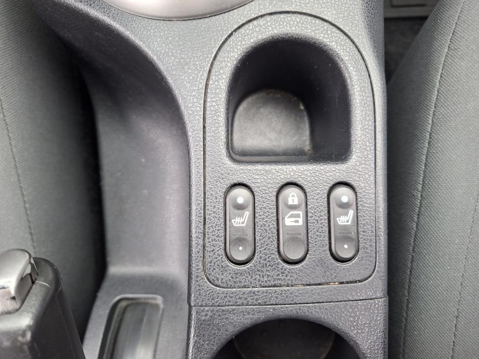 NISSAN Qashqai 2012
