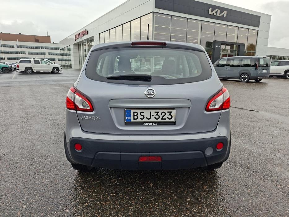 NISSAN Qashqai 2012