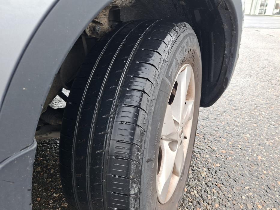 NISSAN Qashqai 2012